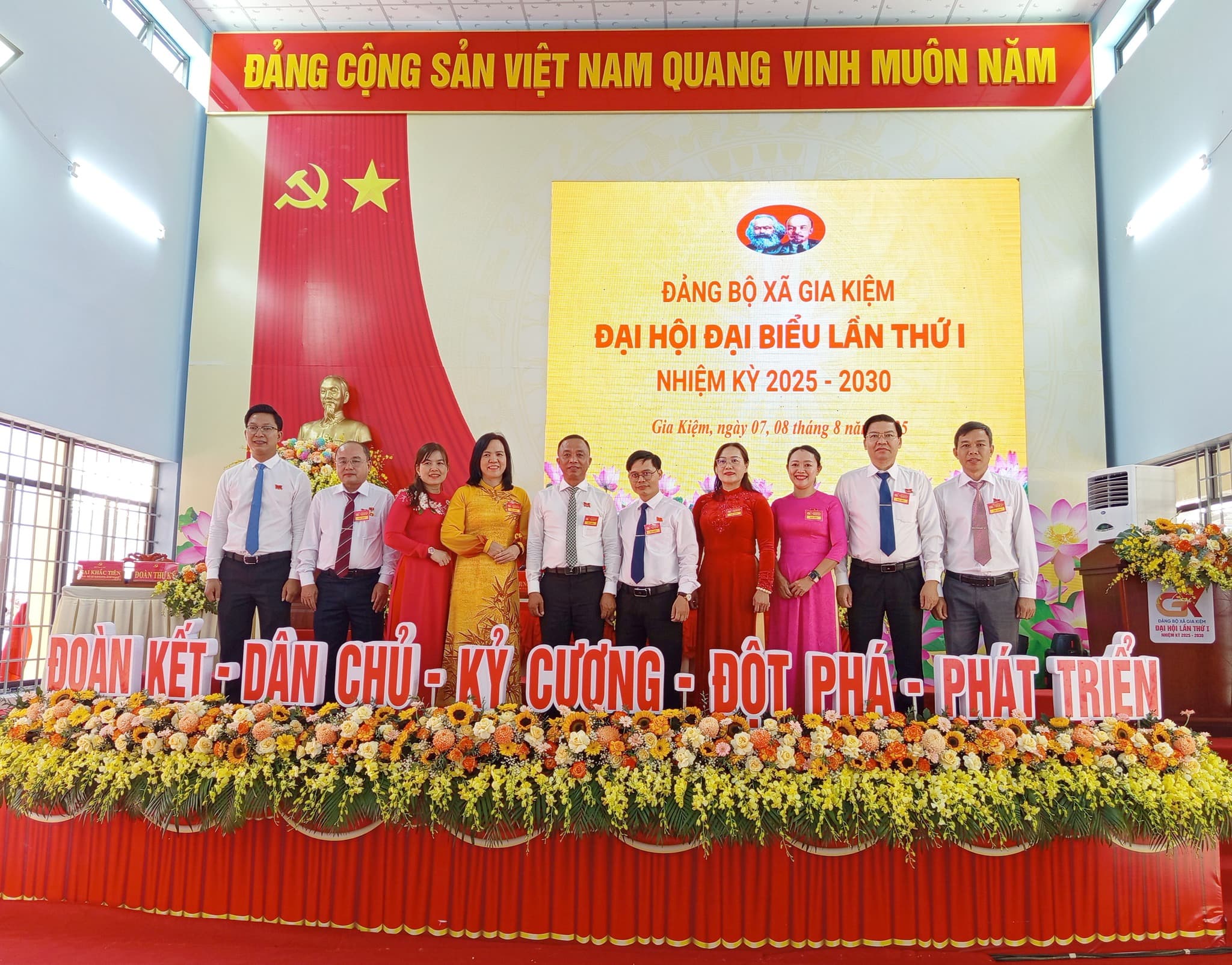 Đại hội đại biểu Đảng bộ xã Gia Kiệm lần thứ I thành công tốt đẹp